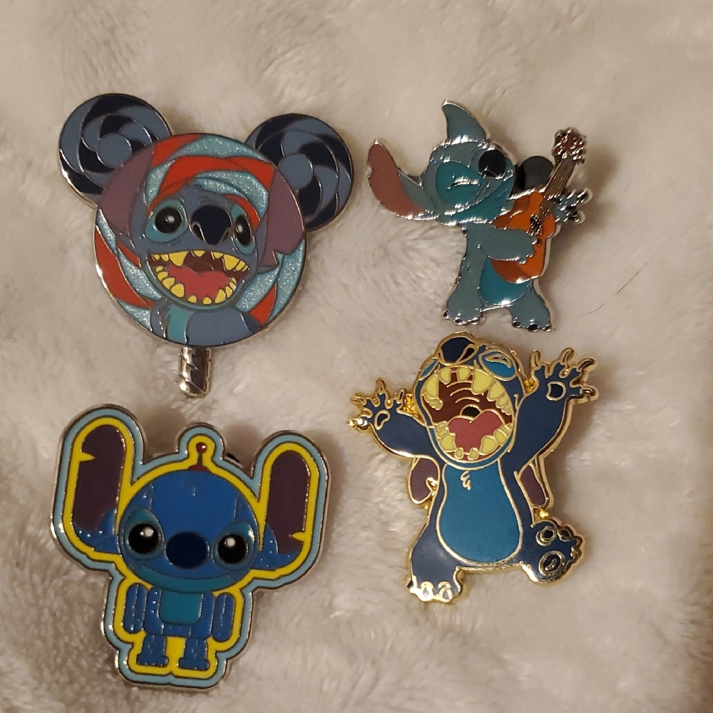 Disney Stitch  Pin Set